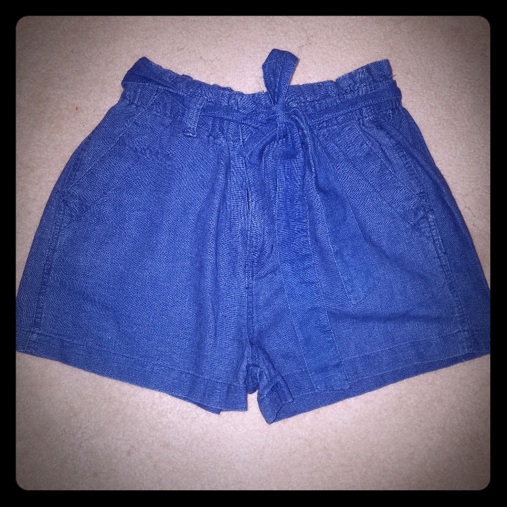 High waited shorts. Size XS.